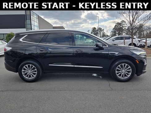 Used 2024 Buick Enclave Premium image 8