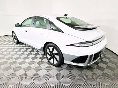 Used 2024 Hyundai Ioniq 6 SE image 5