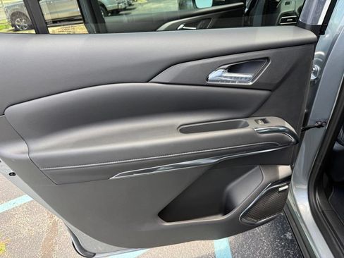 New 2026 Chevrolet Traverse LT w/ Enhanced Driving Package FWD image 12