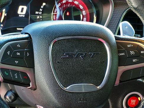 Used 2015 Dodge Challenger SRT Hellcat RWD image 32