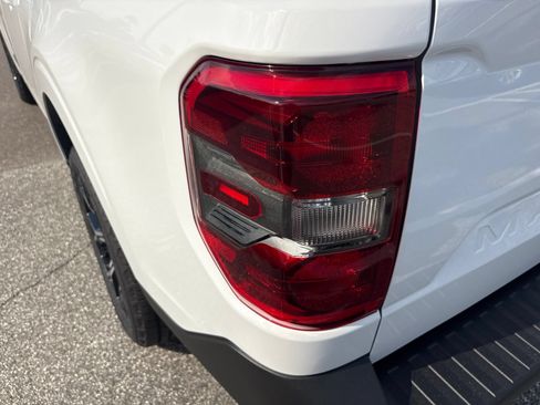 Used 2025 Ford Maverick Lariat AWD/4WD image 11
