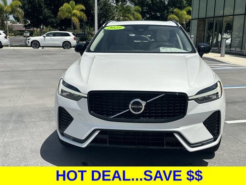 Used 2024 Volvo XC60 B5 Plus AWD/4WD image 4