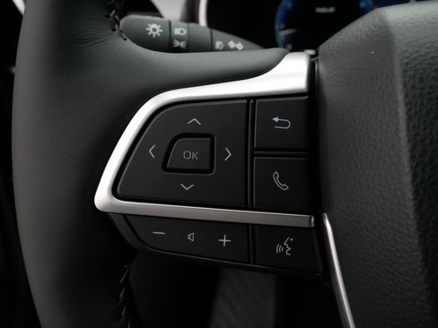 Certified 2026 Toyota Highlander Platinum image 27