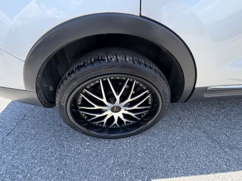 Used 2013 Ford Explorer XLT FWD image 28