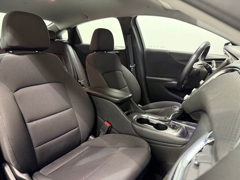 Used 2018 Chevrolet Malibu LT image 26
