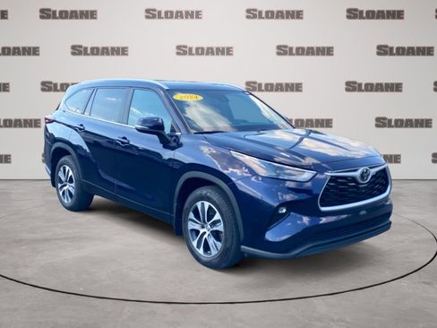 Used 2024 Toyota Highlander XLE AWD/4WD image 7