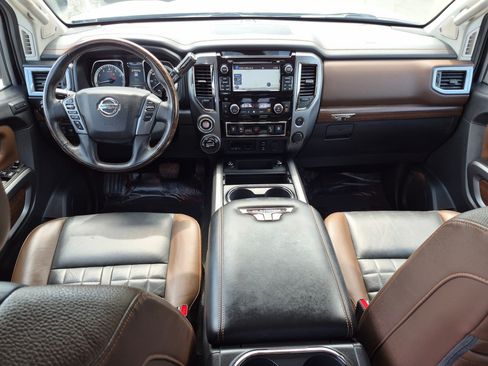 Used 2018 Nissan Titan Platinum Reserve w/ Platinum Utility Package AWD/4WD image 30