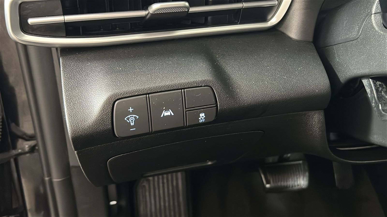 Used 2022 Hyundai Elantra SEL FWD image 23