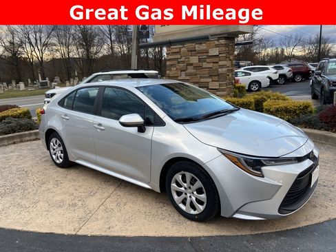 Used 2024 Toyota Corolla LE image 1