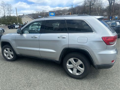 Used 2011 Jeep Grand Cherokee Laredo image 12