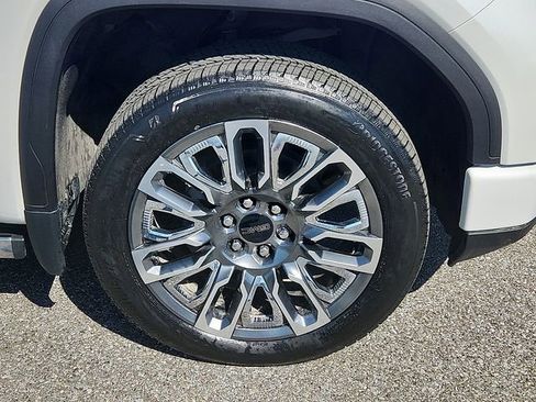 Used 2023 GMC Sierra 1500 Denali Ultimate AWD/4WD image 8