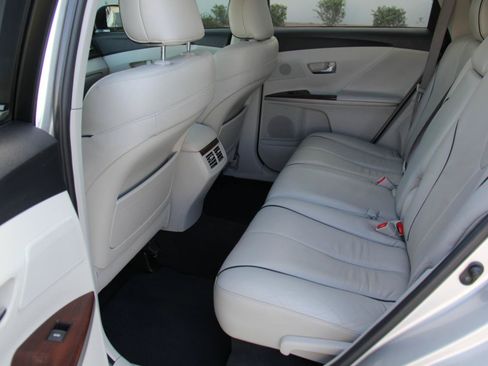 Used 2011 Toyota Venza w/ Premium Pkg #2 FWD image 27