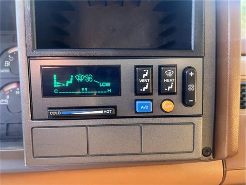 Used 1989 GMC Sierra 2500 2WD Regular Cab image 15
