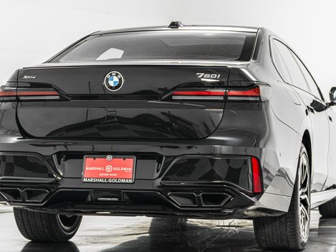 Used 2023 BMW 760i xDrive w/ Parking Assistance Package AWD/4WD image 9