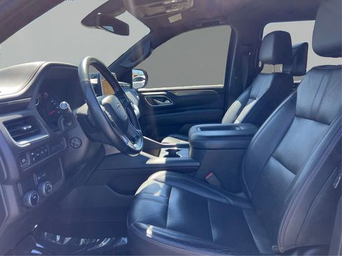 Used 2021 Chevrolet Suburban RST w/ Luxury Package RWD image 9