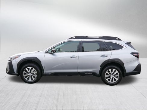 Certified 2025 Subaru Outback Premium image 4