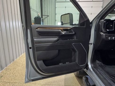 Used 2024 GMC Sierra 2500 SLE image 10