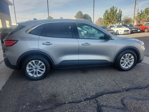 Used 2022 Ford Escape SE FWD image 8