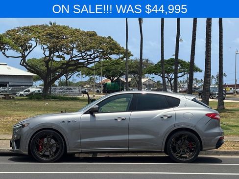 Used 2019 Maserati Levante Trofeo AWD/4WD image 2