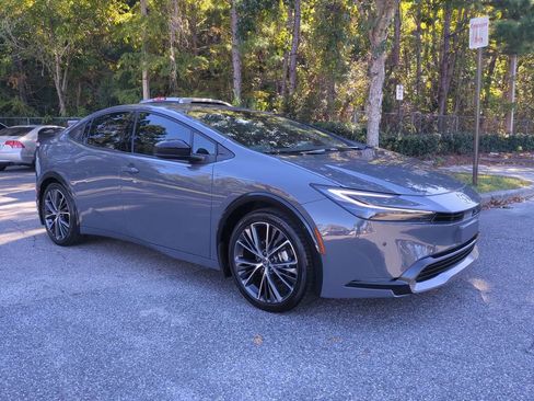 Certified 2026 Toyota Prius XLE image 3