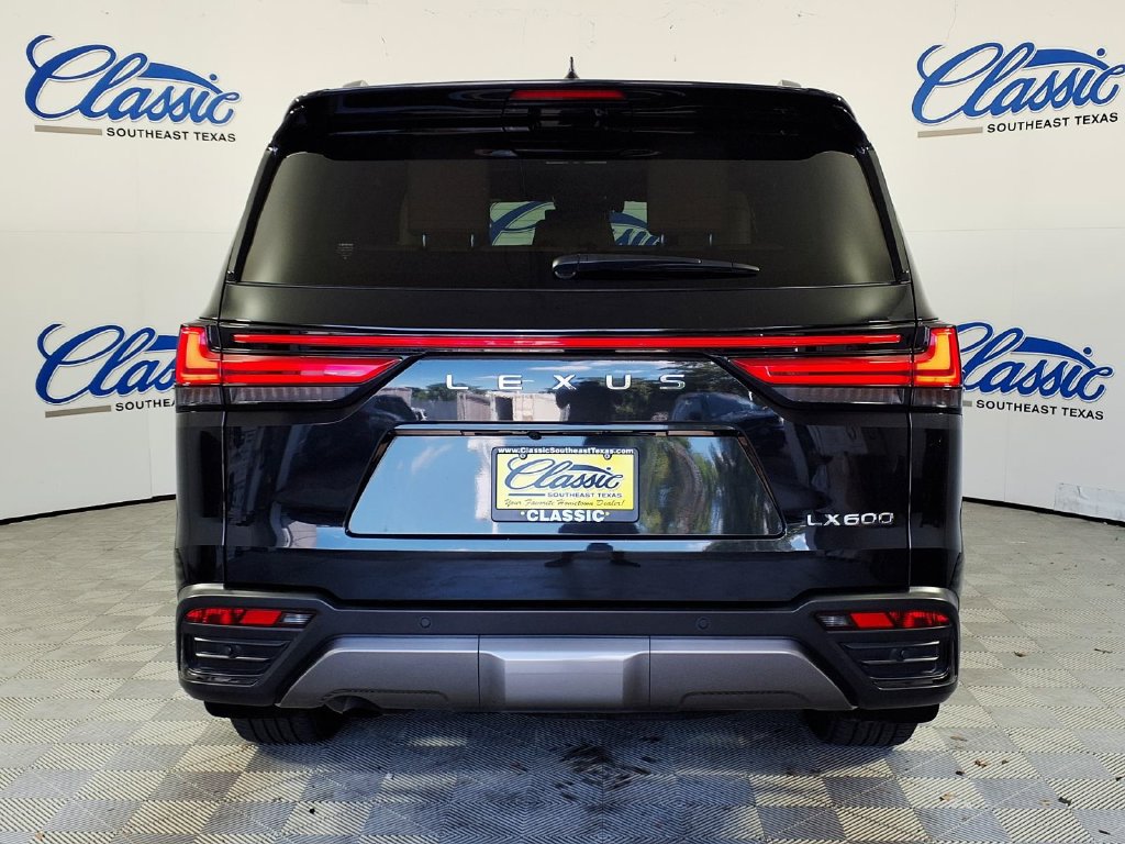 Used 2024 Lexus LX 600 4WD w/ Appearance Package image 4