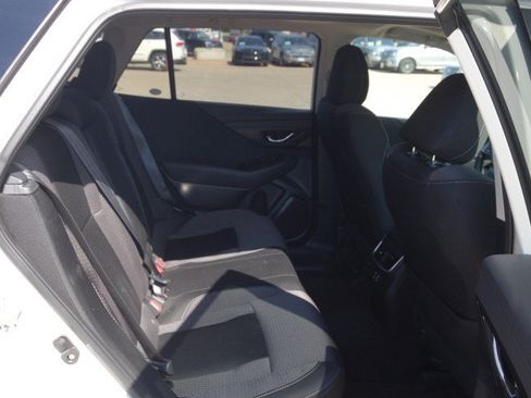 Used 2025 Subaru Outback Premium AWD/4WD image 30