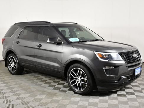 Used 2018 Ford Explorer Sport w/ Equipment Group 401A AWD/4WD image 4
