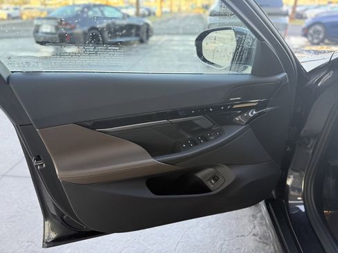 Used 2025 BMW 530i image 9