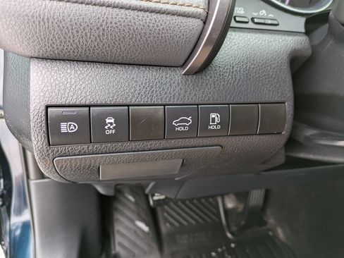 Used 2020 Toyota Camry LE image 14