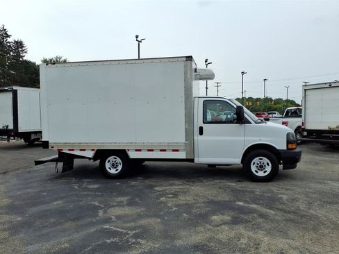 Used 2023 GMC Savana 3500 w/ Power Convenience Package RWD image 4