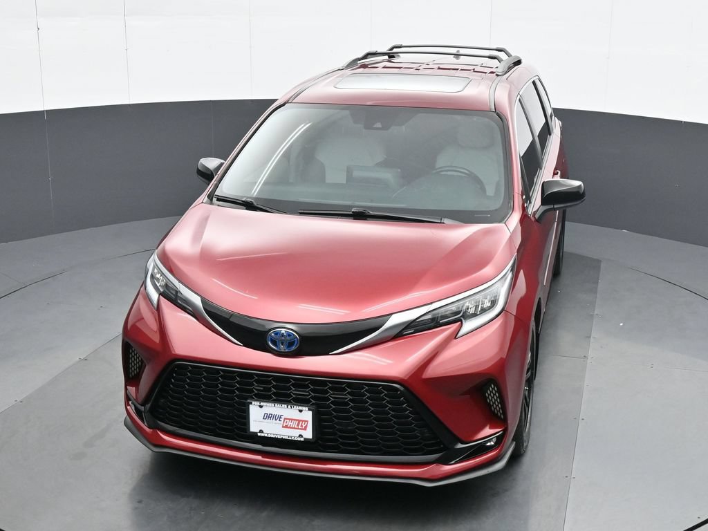Used 2024 Toyota Sienna XSE FWD image 19