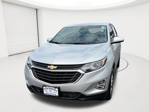 Used 2019 Chevrolet Equinox LT FWD image 2