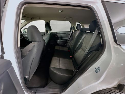 Used 2025 Nissan Rogue SV image 26