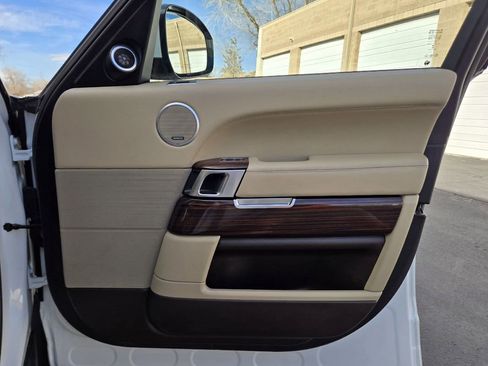 Used 2017 Land Rover Range Rover HSE image 35