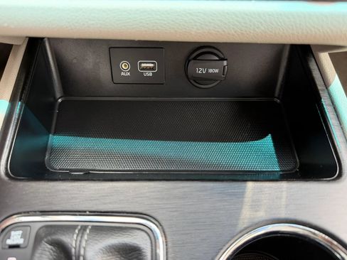 Used 2019 Kia Sedona LX FWD image 29