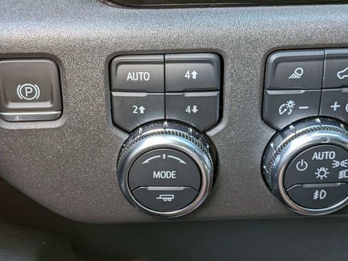 Used 2024 GMC Sierra 1500 SLT w/ SLT Premium Plus Package image 27