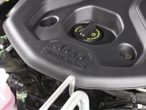 Used 2023 Jeep Grand Cherokee 4WD 4xe image 23