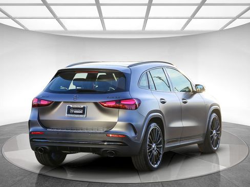 Used 2025 Mercedes-Benz GLA 35 AMG 4MATIC image 4