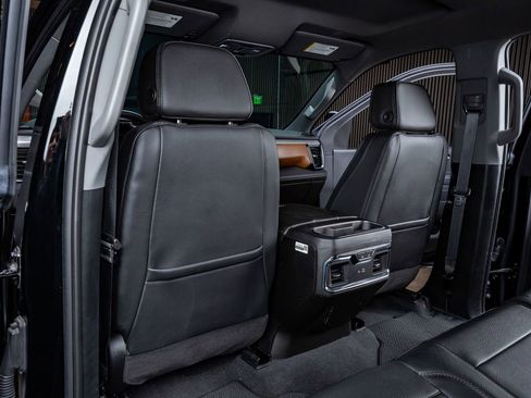 Used 2025 GMC Sierra 2500 Denali image 32