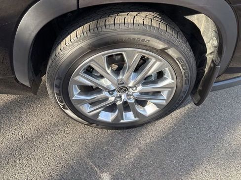 Used 2021 Toyota Highlander Limited image 42