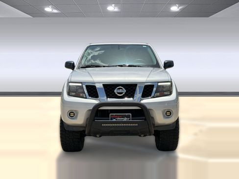 Used 2020 Nissan Frontier SV RWD image 6