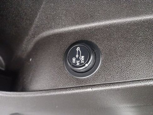 Used 2024 Chevrolet Equinox RS w/ LPO, Floor Liner Package FWD image 16