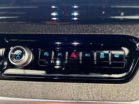 Used 2025 Ford Expedition Tremor AWD/4WD image 65