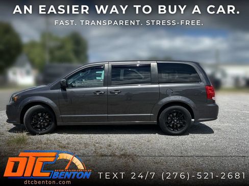 Used 2020 Dodge Grand Caravan SXT w/ Driver Convenience Group FWD image 4