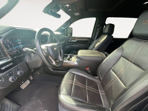 Used 2024 Chevrolet Silverado 3500 High Country w/ Technology Package image 9