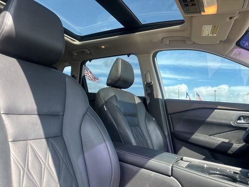 Certified 2023 Nissan Rogue Platinum w/ Platinum Premium Package FWD image 30