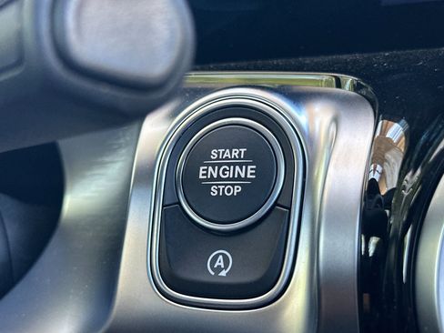 Used 2026 Mercedes-Benz GLB 250 image 28