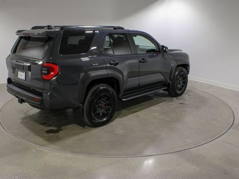 Used 2025 Toyota 4Runner TRD Off-Road Premium image 5