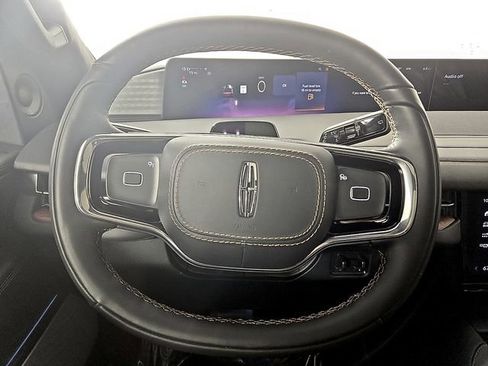 New 2026 Lincoln Navigator L Black Label AWD/4WD image 18