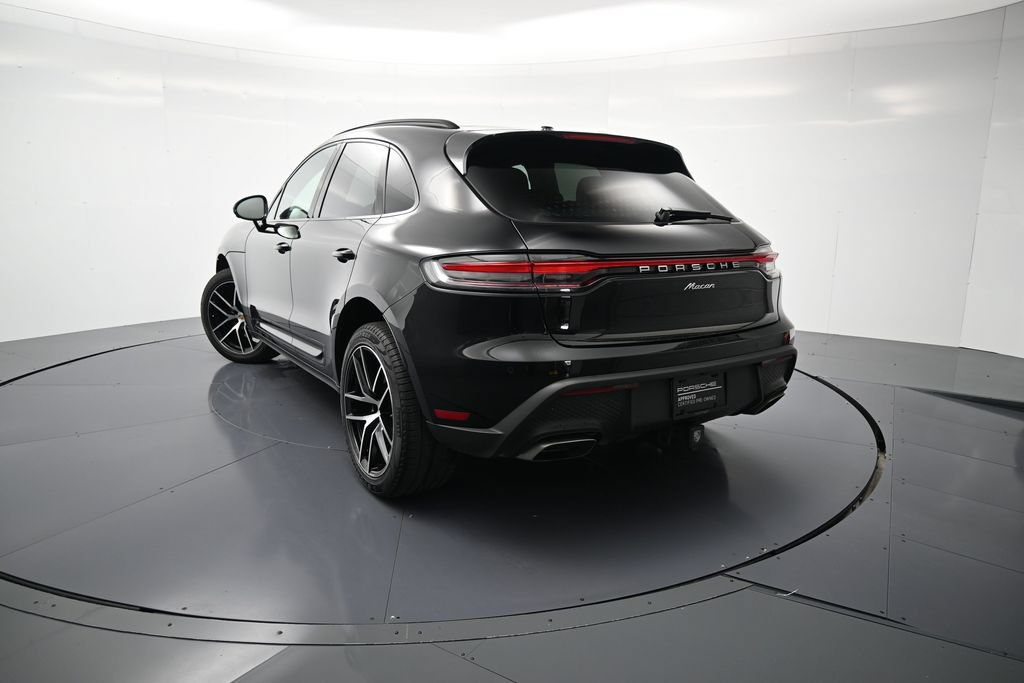 Certified 2025 Porsche Macan AWD/4WD image 37